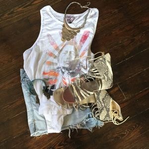 Icons of Culture white printed tank top flows szL